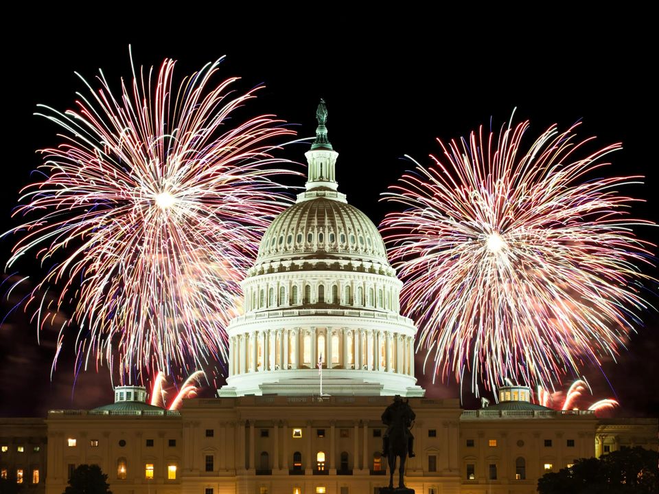 best-firework-shows-grid-Yr75vhEAACYA1rrQ.jpeg