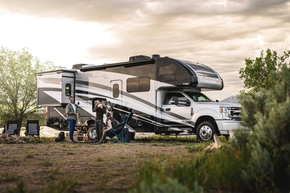 thor-motor-coach-showcases-new-products-at-the-2023-hershey-rv-show-hero.png