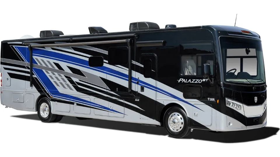 thor-motor-coach-showcases-new-products-at-the-2023-hershey-rv-show-grid-ZPovpRIAACEAynCx.png
