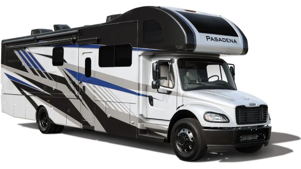 thor-motor-coach-showcases-new-products-at-the-2023-hershey-rv-show-grid-ZPo6KBIAACEAyp_S.png