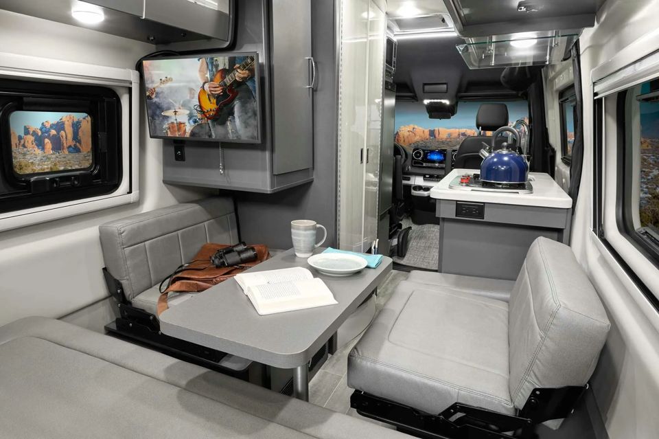 best-4x4-motorhomes-grid-YenuoBEAACAArpWK.jpg