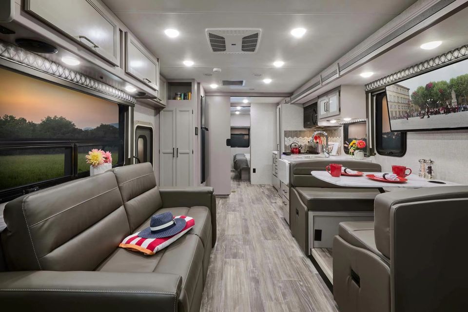 thor-motor-coachs-hurricane-a-c-e-and-windsport-gain-upgrades-and-floor-plans-grid-Ye7aCBEAAB8AxHam.jpg