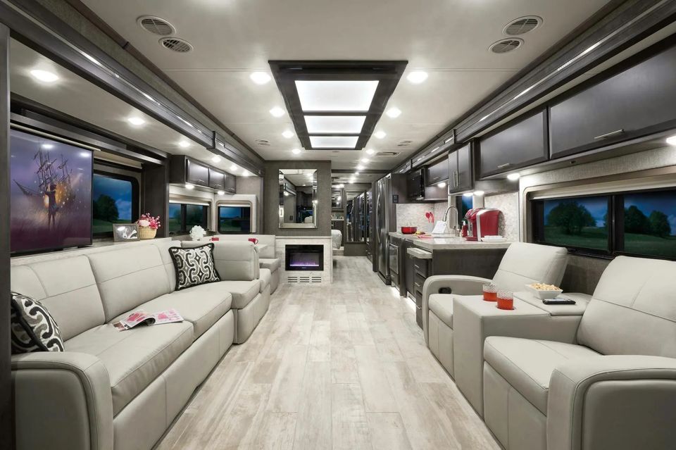 thor-motor-coachs-class-a-diesels-feature-modern-conveniences-and-new-floor-plans-grid-YebmzBEAACAAoQF-.jpg