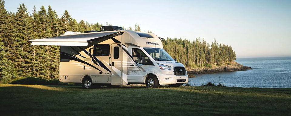 spring-break-destinations-rv-edition-grid-YfxKjRIAAMU7lmOy.jpg