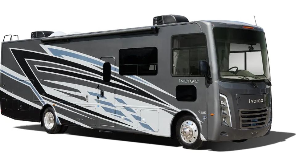 new-luxury-motorhomes-at-the-2024-florida-rv-supershow-grid-ZJXEEREAACUABK5E.png