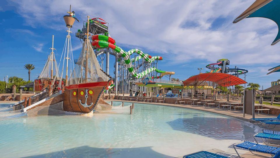 best-waterparks-in-the-us-grid-YuQzjhEAAPQqO3pl.png