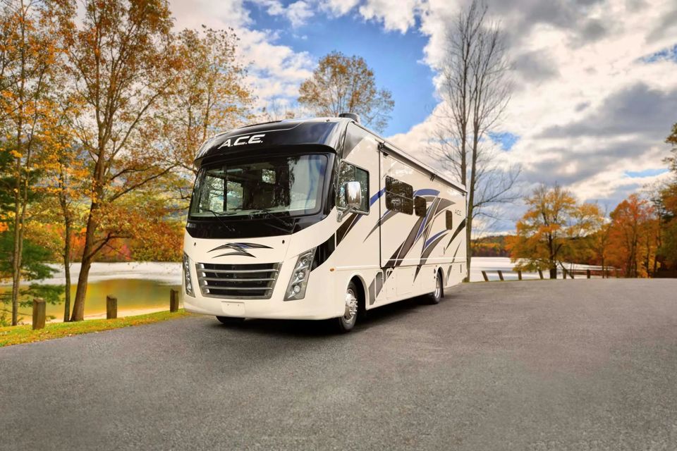rving-means-never-saying-goodbye-to-your-pets-grid-YgV7fRIAACsAO8G-.jpg