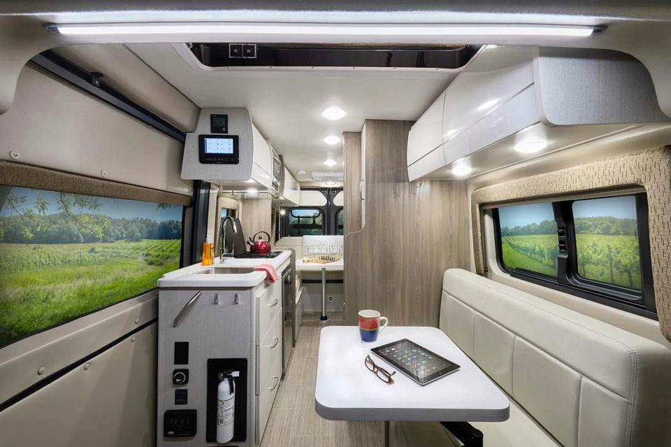 thor-motor-coach-set-to-shine-at-the-2022-florida-rv-supershow-grid-YehZrREAACEAp4ku.jpg