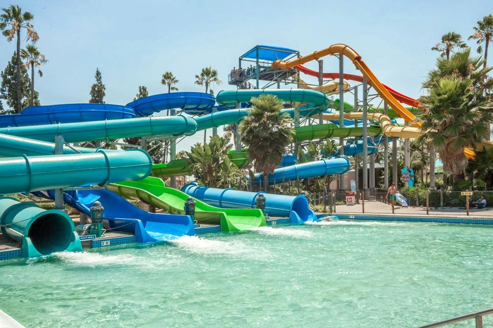best-waterparks-in-the-us-grid-YuQxwxEAACIAO3Je.jpg