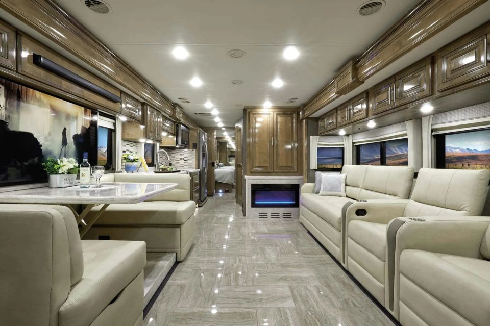 rving-means-never-saying-goodbye-to-your-pets-grid-YiJfphIAACgArhW3.jpg