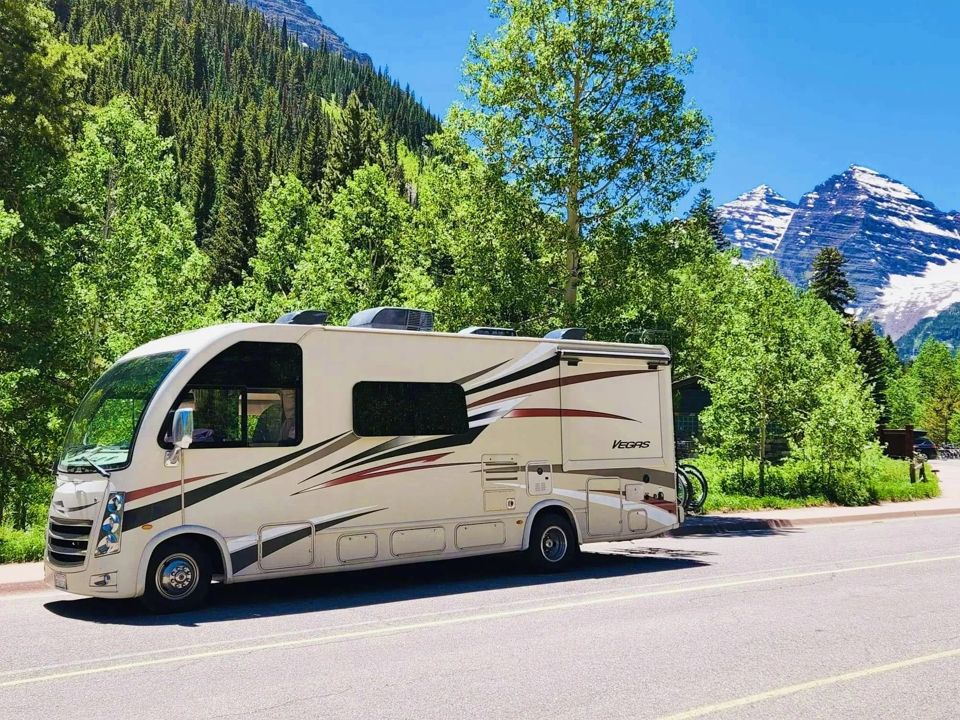 colorful-colorado-and-rv-life-grid-Y1GpzBAAACMAu2Gv.jpg