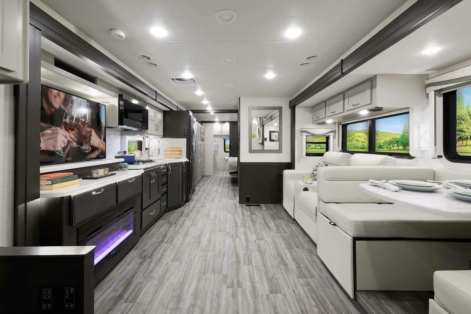 thor-motor-coach-shares-2025-class-c-rv-updates-grid-ZjU_rkMTzAJOChyj.jpg