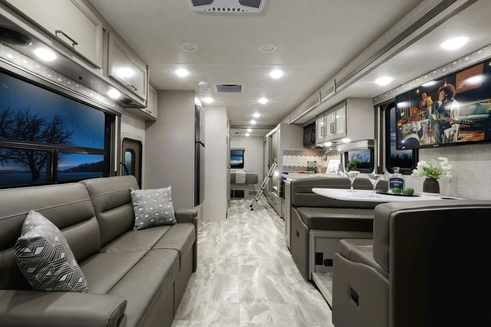 what-to-expect-at-the-campground-in-2021-grid-YeL_3hEAACIAj5RW.jpg